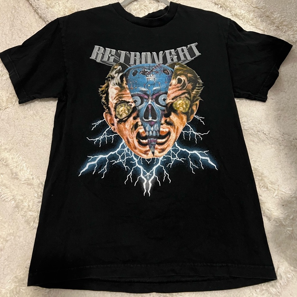 Retrovert Graphic Tee
